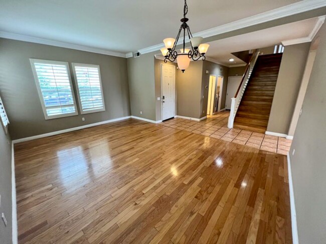 Building Photo - COMING SOON! Beautiful Corona Pool Home wi...