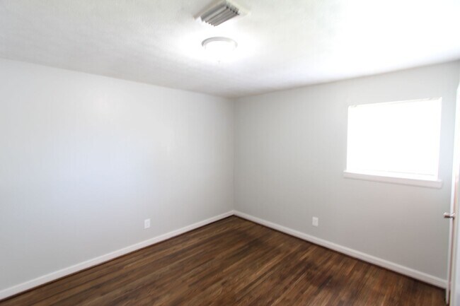 Building Photo - 2307 17th St Ensley