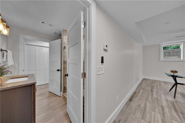 Building Photo - 225 Jayne Ellen Way