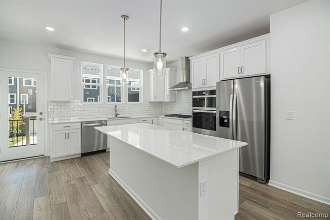 Building Photo - 43071 Atwood Ave