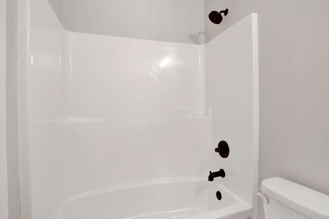 Building Photo - Downtown Pensacola Area 3BR/3BA | Each Bedroom Has Private Bath | Fenced Yard | Water & Lawn Care...