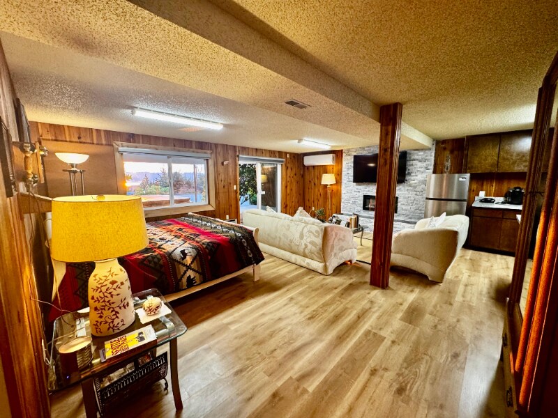 Building Photo - 10709 Marine View Dr