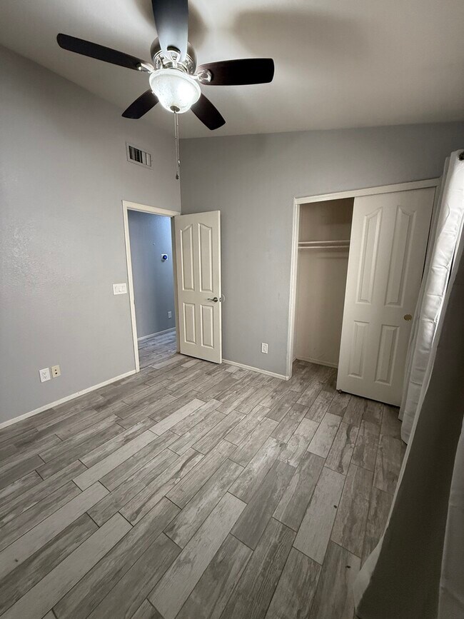 Building Photo - 3972 E Timberline Rd