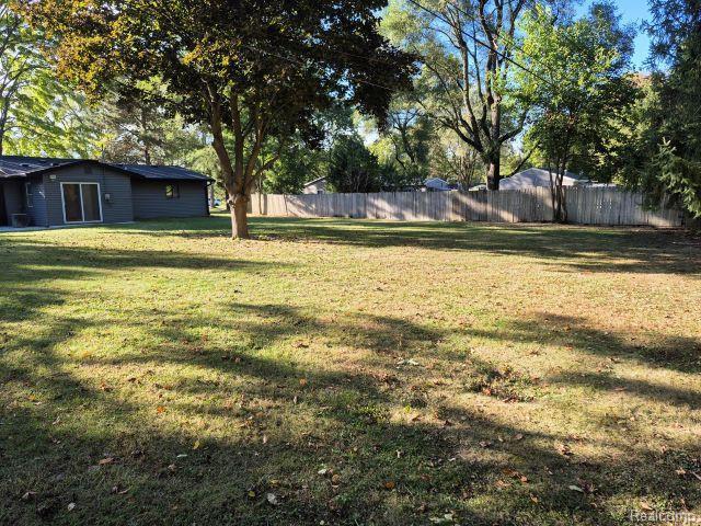 Building Photo - 6380 Eastlawn Ave