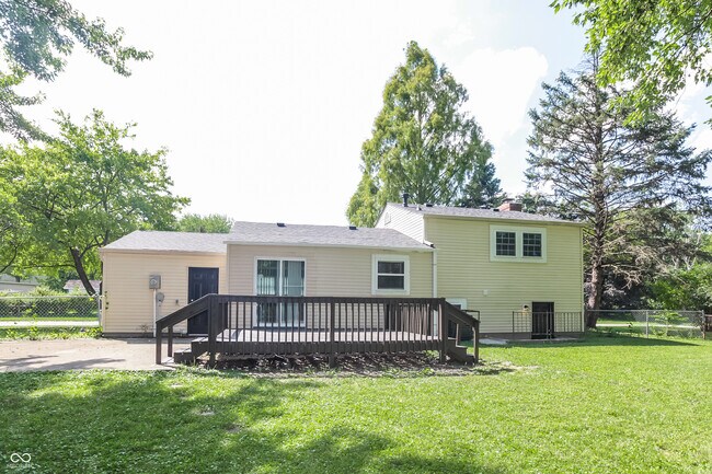 Building Photo - 2313 Bernie Dr