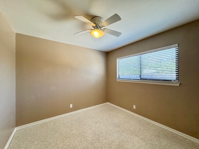 Building Photo - Classic Napa Bel Aire Home 4 Bedrooms, 2 B...