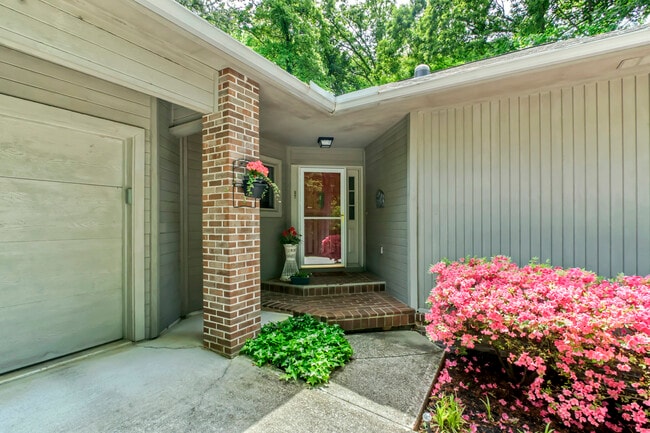 Building Photo - 260 Chuniloti Way