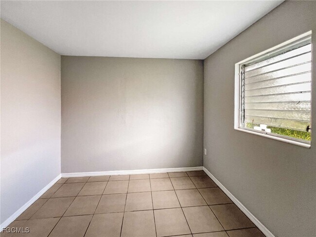 Building Photo - 9861 Orange River Blvd