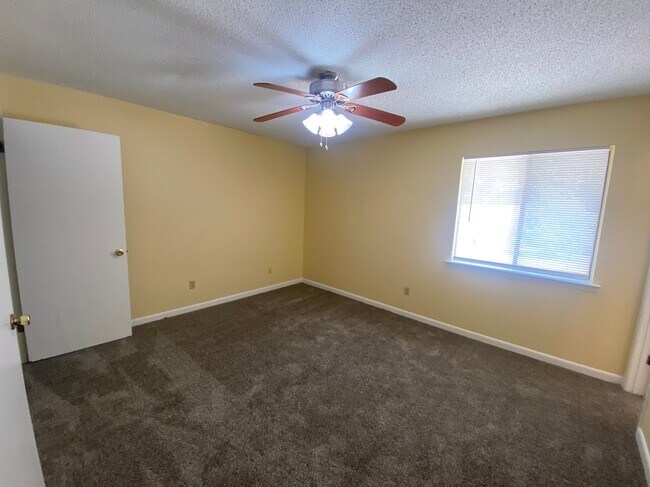 Building Photo - 3235 Auburn Pkwy