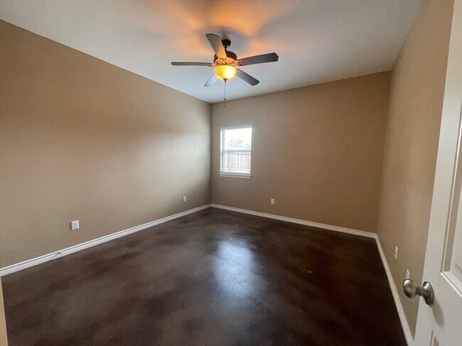 Building Photo - 501 FM 315