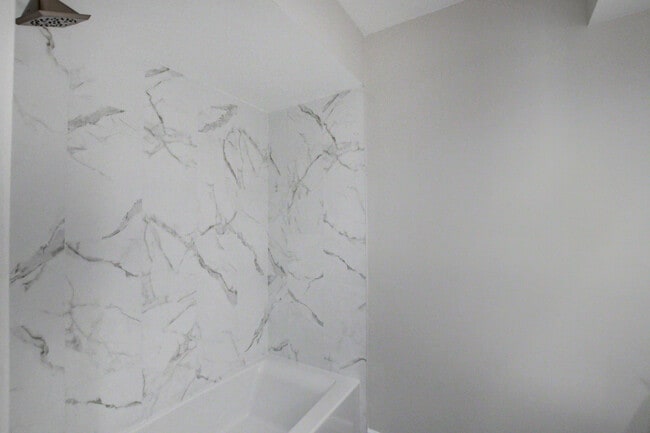 Building Photo - 1010 SW 1st St