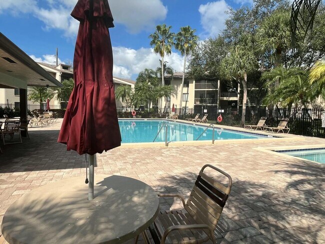 Building Photo - 209 Foxtail Dr