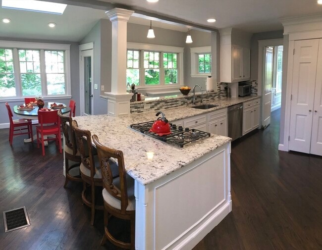 Building Photo - 70 Sumner St