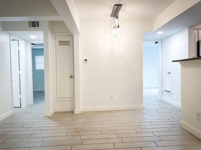 Building Photo - 1307 Norwalk Ln