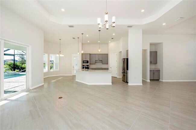 Building Photo - 12655 Wellen Golf St