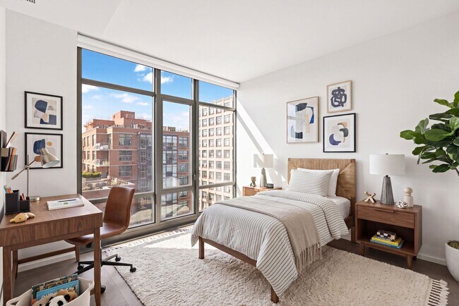 Building Photo - 1425 Hudson St