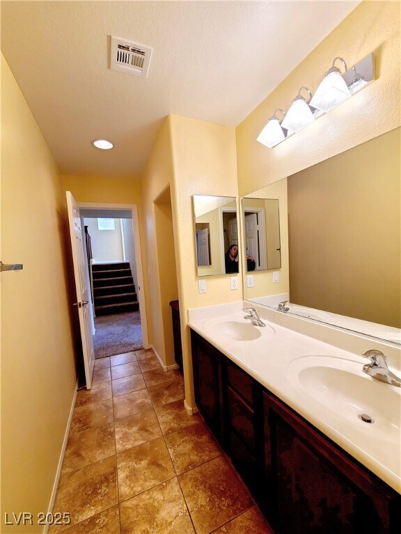 Building Photo - 6628 Chinatown St