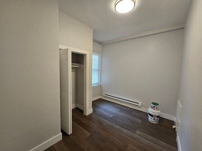 Building Photo - 1321 W Wingohocking St