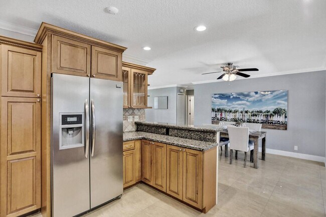 Building Photo - 2600 NE 52nd Ct