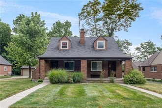 Building Photo - 1204 Acorn Dr