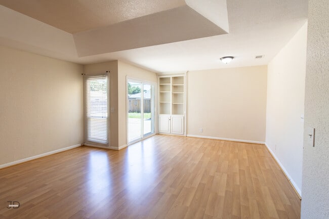 Building Photo - 4807 Del Rio Trail