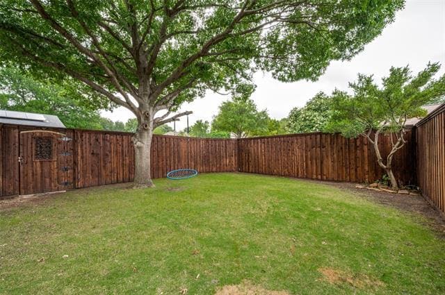 Building Photo - 8181 Willow Creek Dr