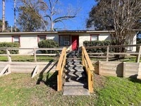 Building Photo - Small but adequate