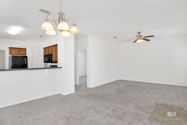 Building Photo - 33171 Stables Dr