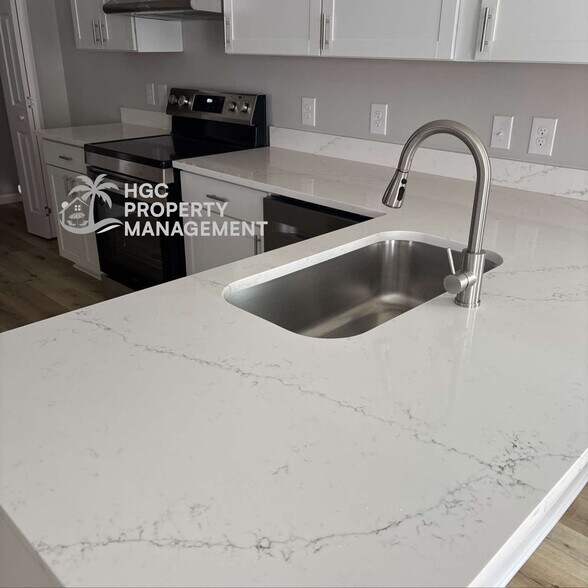 Building Photo - 404 Miles St