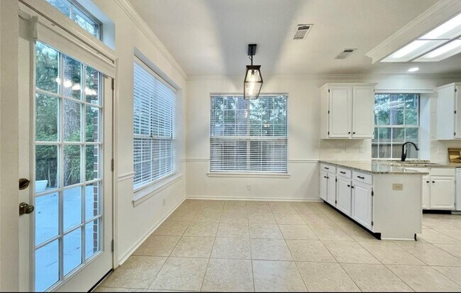 Building Photo - 8 Greentwig Pl