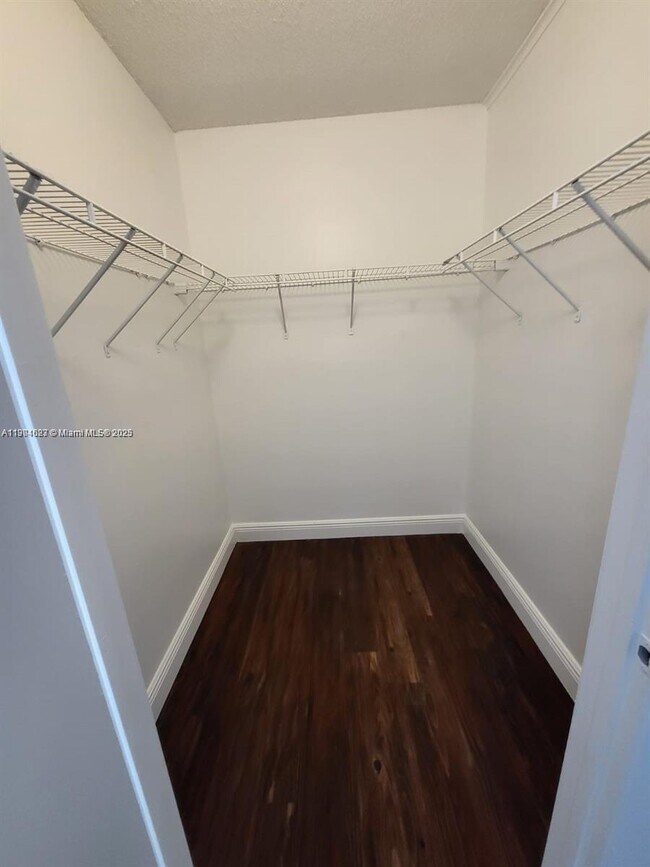 Building Photo - 5654 Rock Island Rd