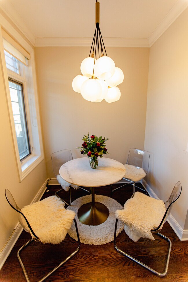 Building Photo - 843 W Fletcher St