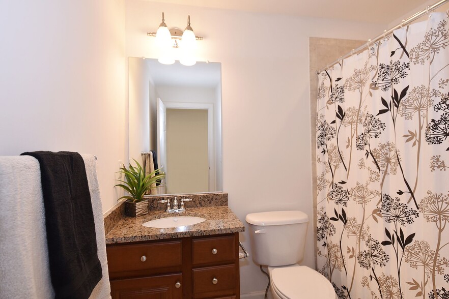 Building Photo - 7981 Vigne Ct