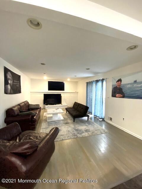 Building Photo - 16 Bridle Dr