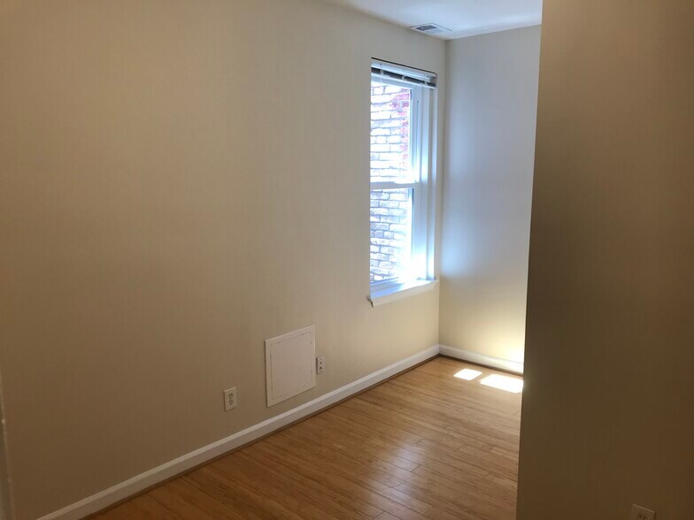 Front/smaller bedroom - 1448 Newton St NW