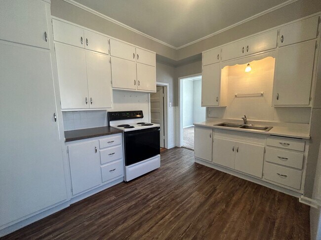 Building Photo - 354 S. Grant-1