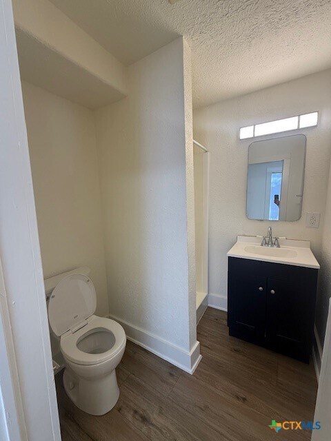 Building Photo - 527 W San Antonio St