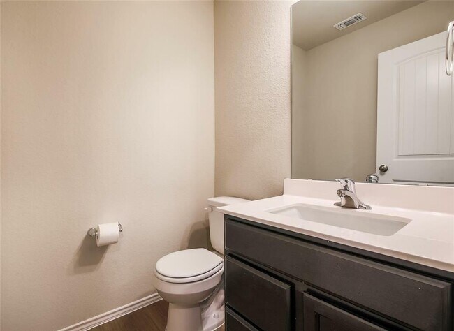 Building Photo - 401 Yemen Rd