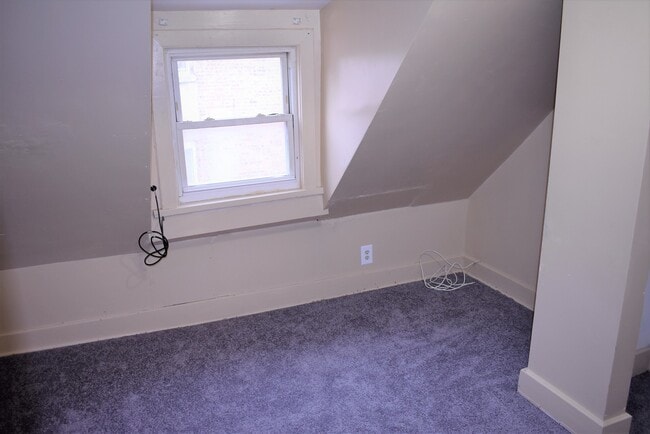 Building Photo - 4835 W Congress Pkwy