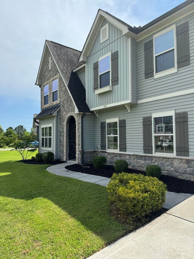 Building Photo - Beautiful home in great neighborhood!