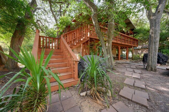 Building Photo - 82 Guada Coma Dr