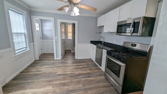 Building Photo - 13 Forest Ave