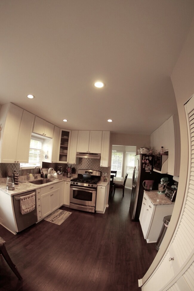 Building Photo - 420 Ascot Ln