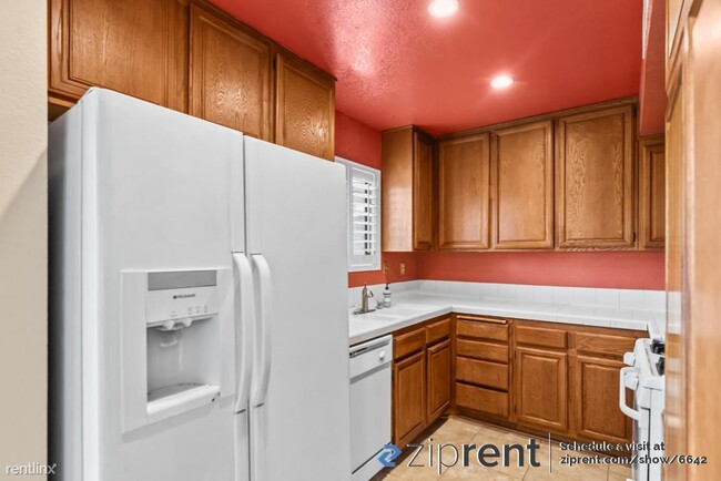 Building Photo - 2 br, 1.5 bath Condo - 209 Apollo, Hercule...