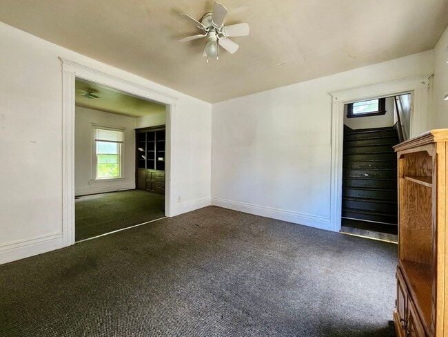 Building Photo - 5 Bedroom 2 Full Bath Houses | Front Porch...