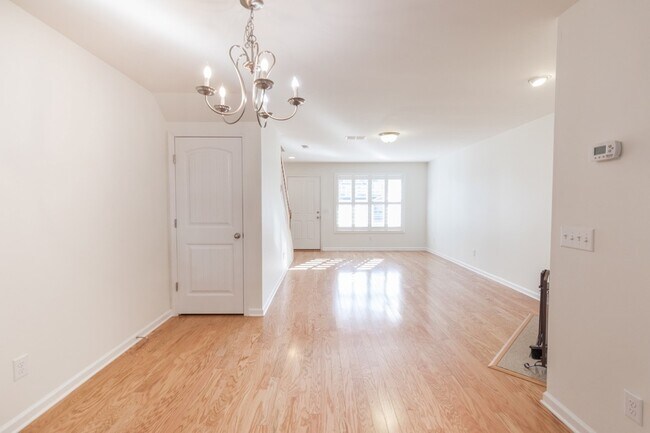Building Photo - 1249 Riverbrook Dr