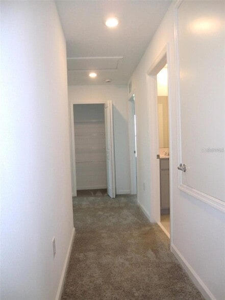 Building Photo - 364 Loch Ct