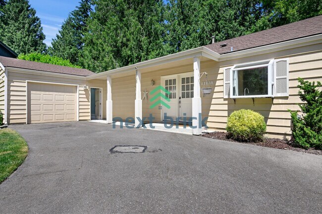 Building Photo - Discover Spacious Comfort for multi-generational living: 4-Bedroom Home with additional kitchenet...