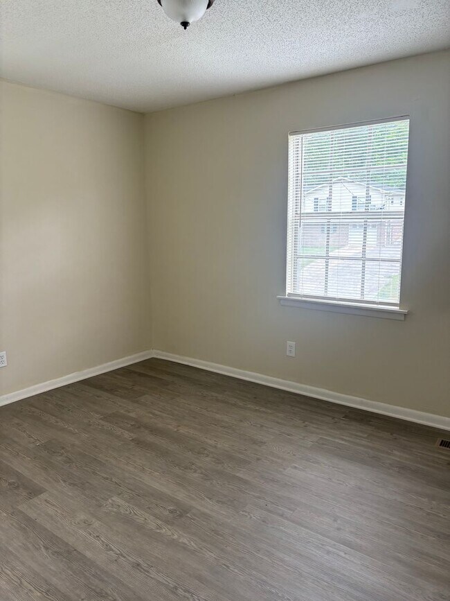 Building Photo - New For Rent!