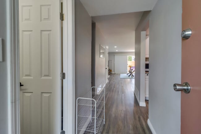 Building Photo - 6871 Alvarado Rd